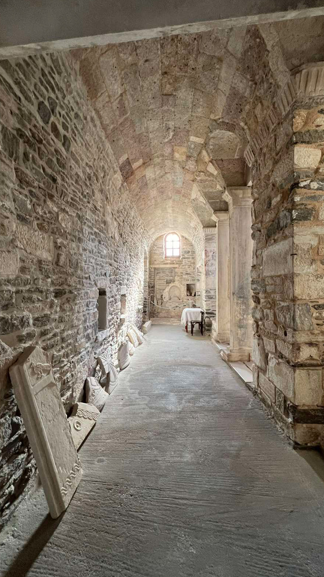 Basilica della Madonna di Ekatontapilani - Paros